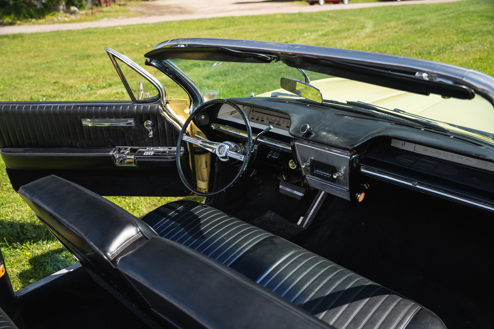 Innenraumfoto von 1961 Buick Electra 225 cab