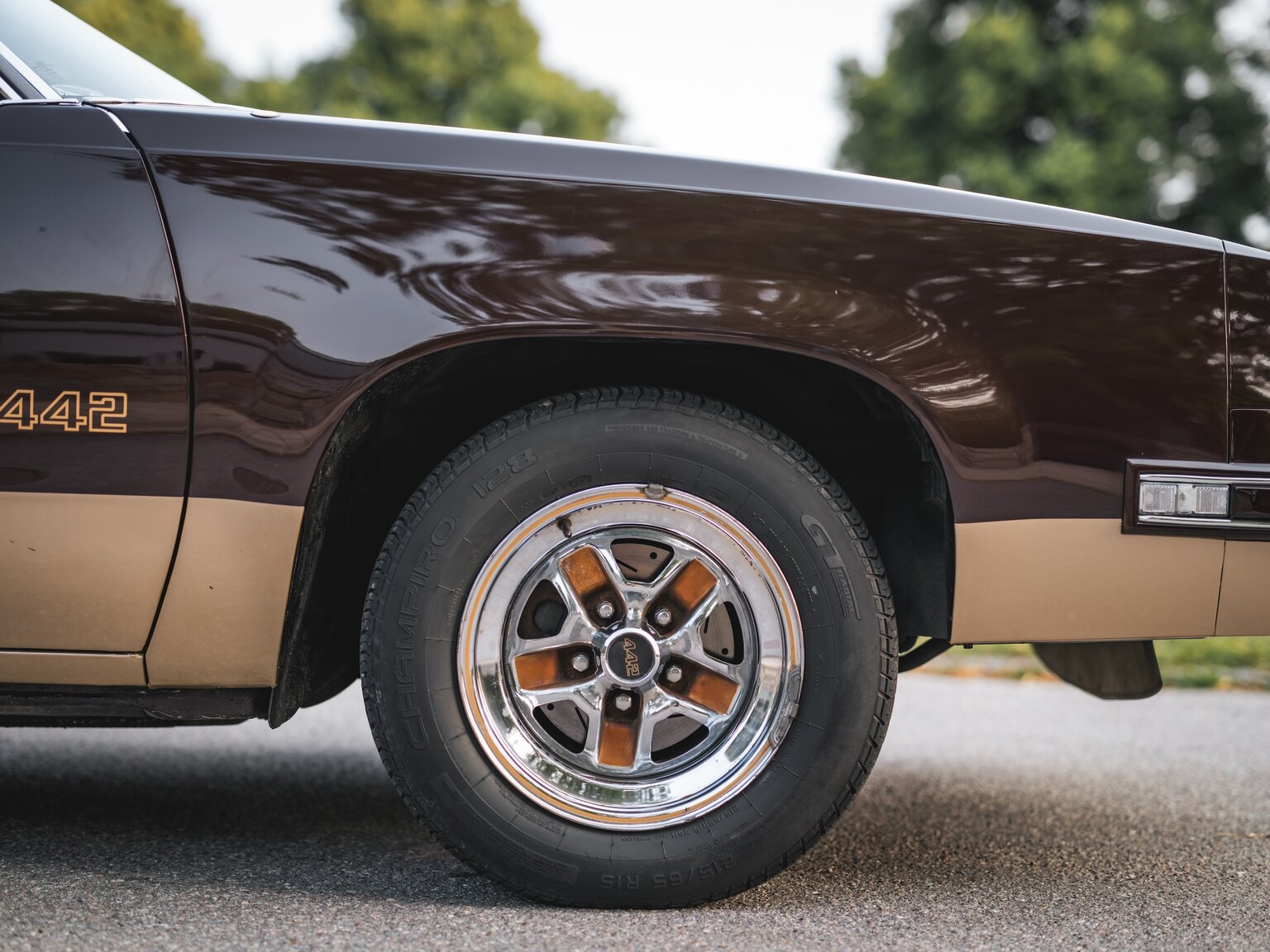 Exteriörbild på 1986 Oldsmobile Cutlass 442