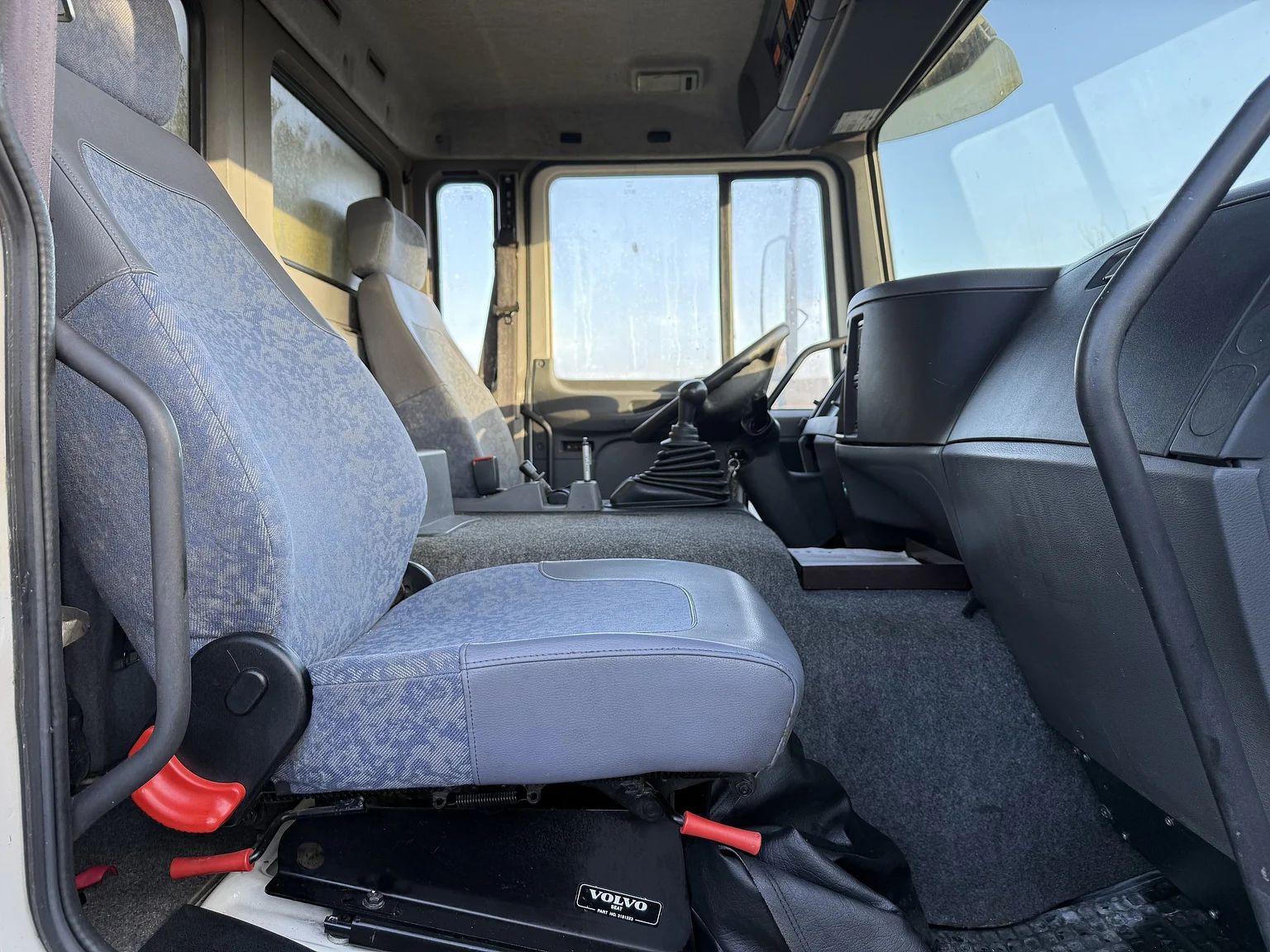 Aussenfoto 2000 Volvo FL6 4x2 - NO RESERVE (12)