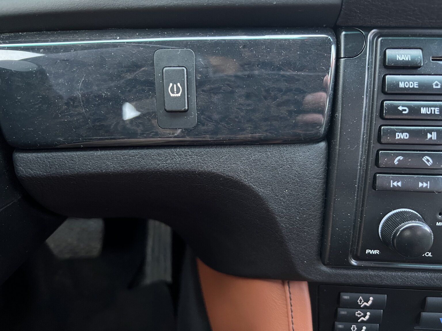 Interior image of 2003 BMW 540i Touring