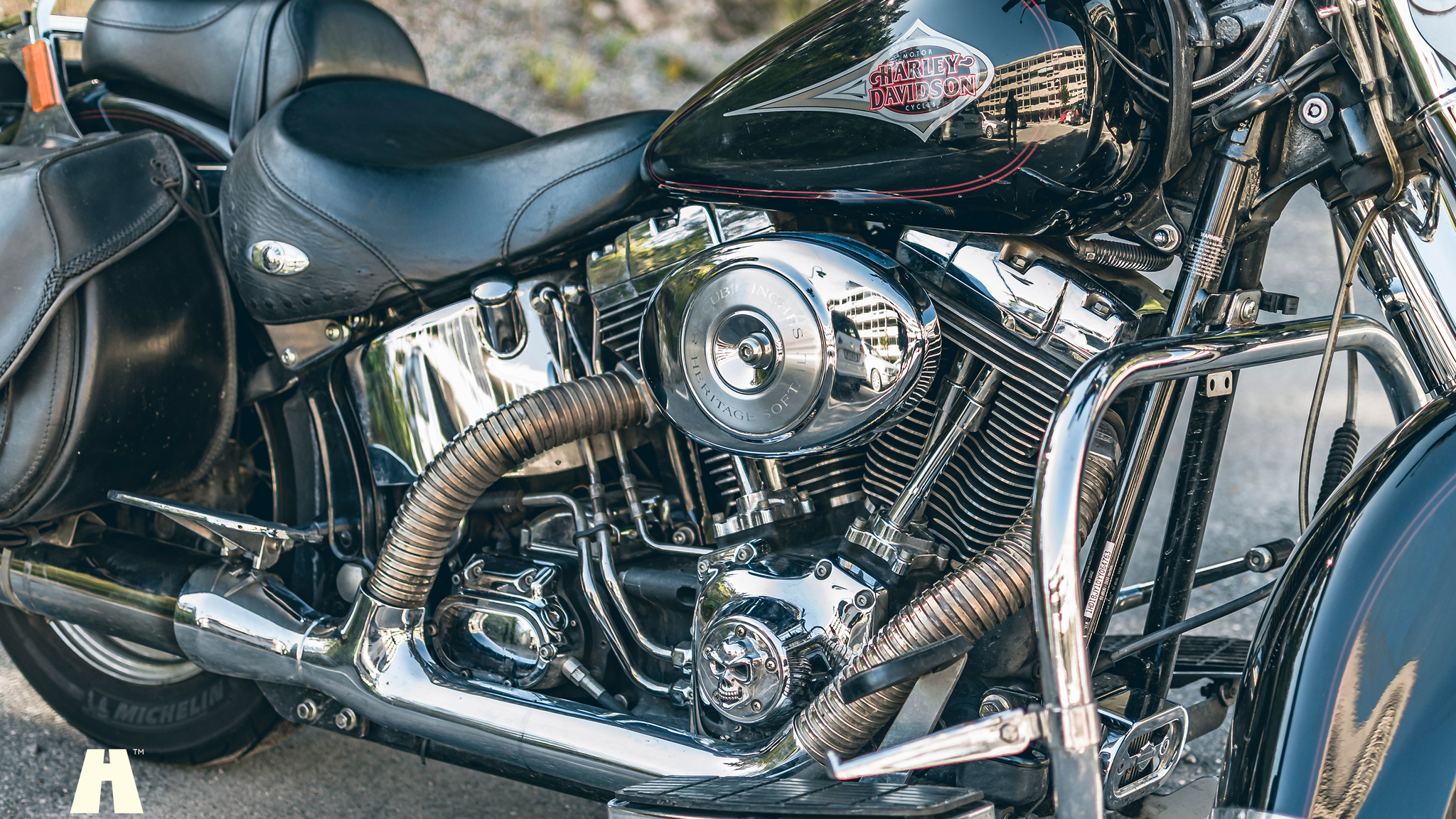 Exterior image of 2000 Harley Davidson Heritage Softail Classic (32)