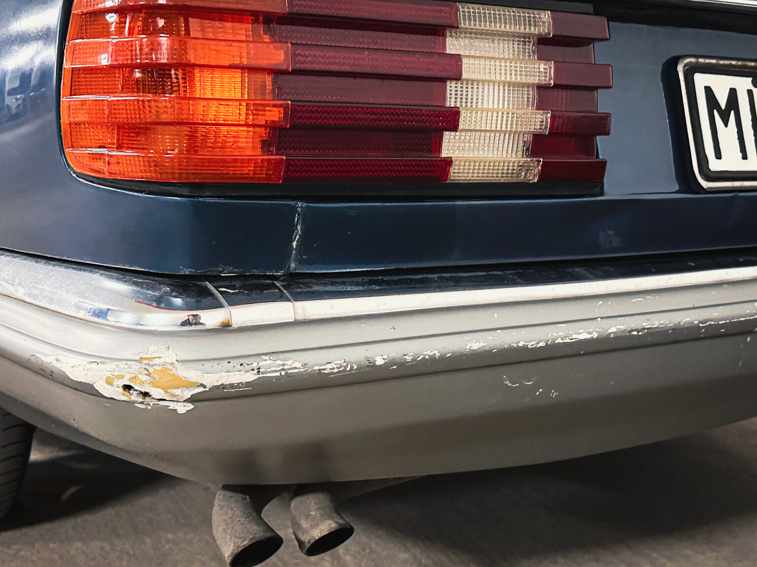 Exterior image of 1985 Mercedes-Benz 500 SEL