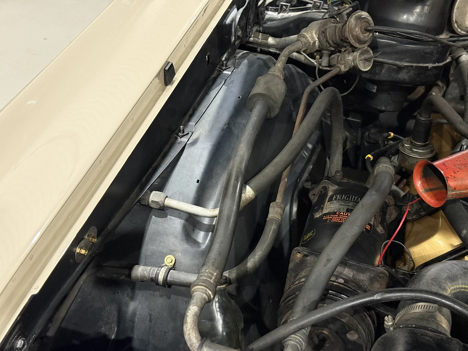 Image of 1964 Oldsmobile Cutlass Convertible mechanics (15)