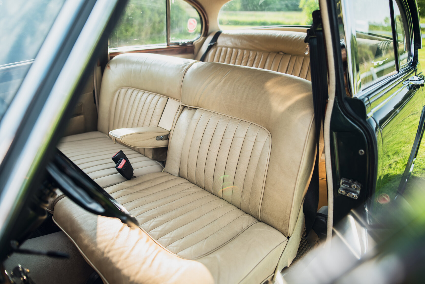Interior image of 1965 Daimler 250 V8