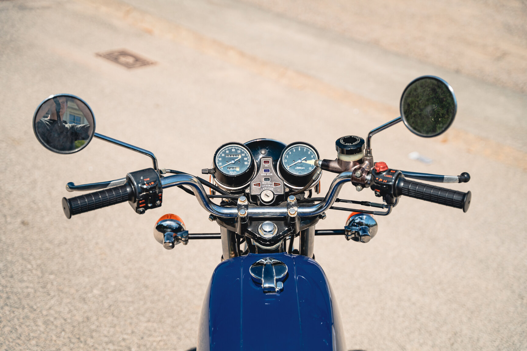Exteriörbild på 1975 Honda CB 400 Four
