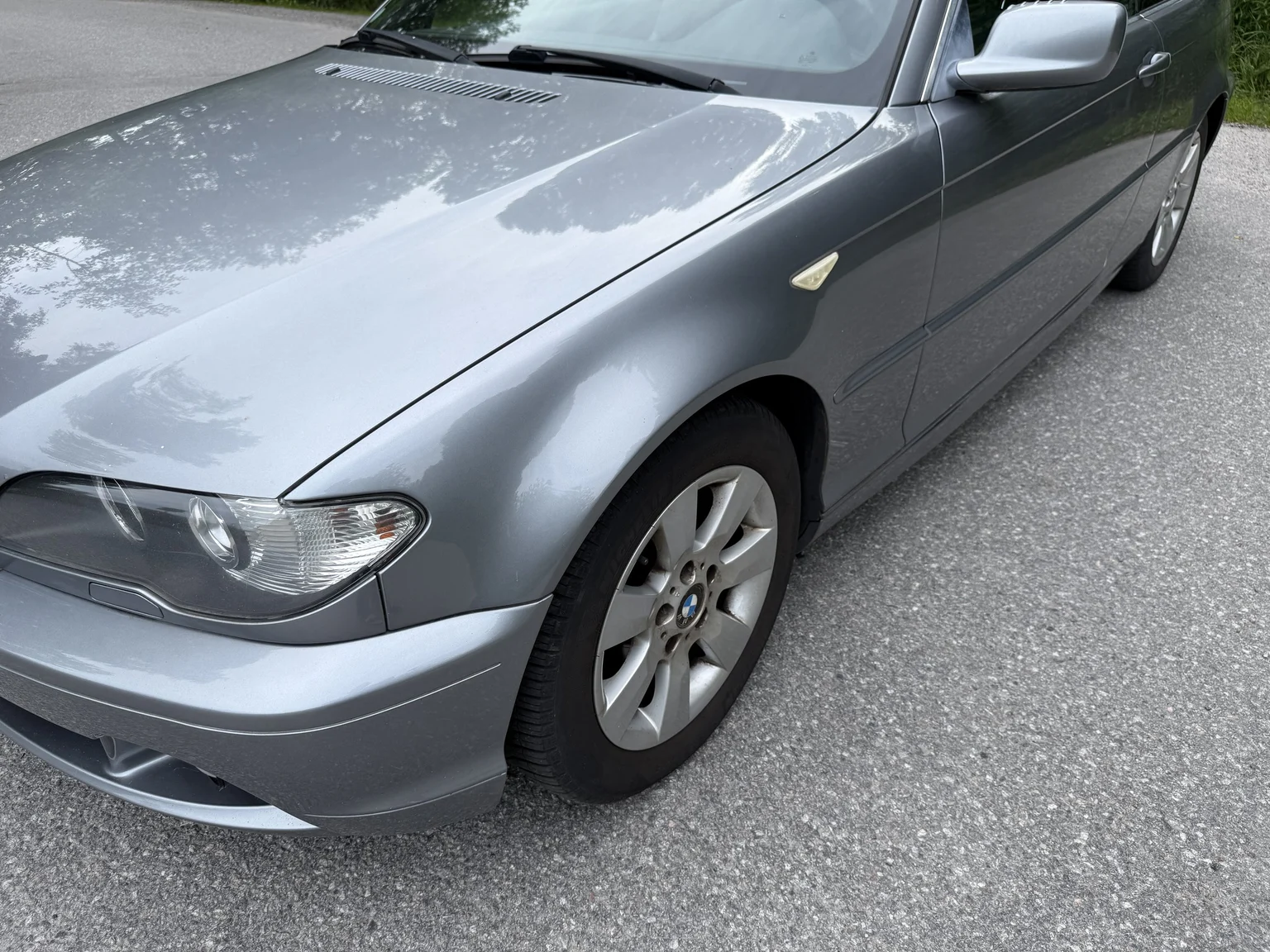Exterior image of 2005 BMW 320Ci (37)