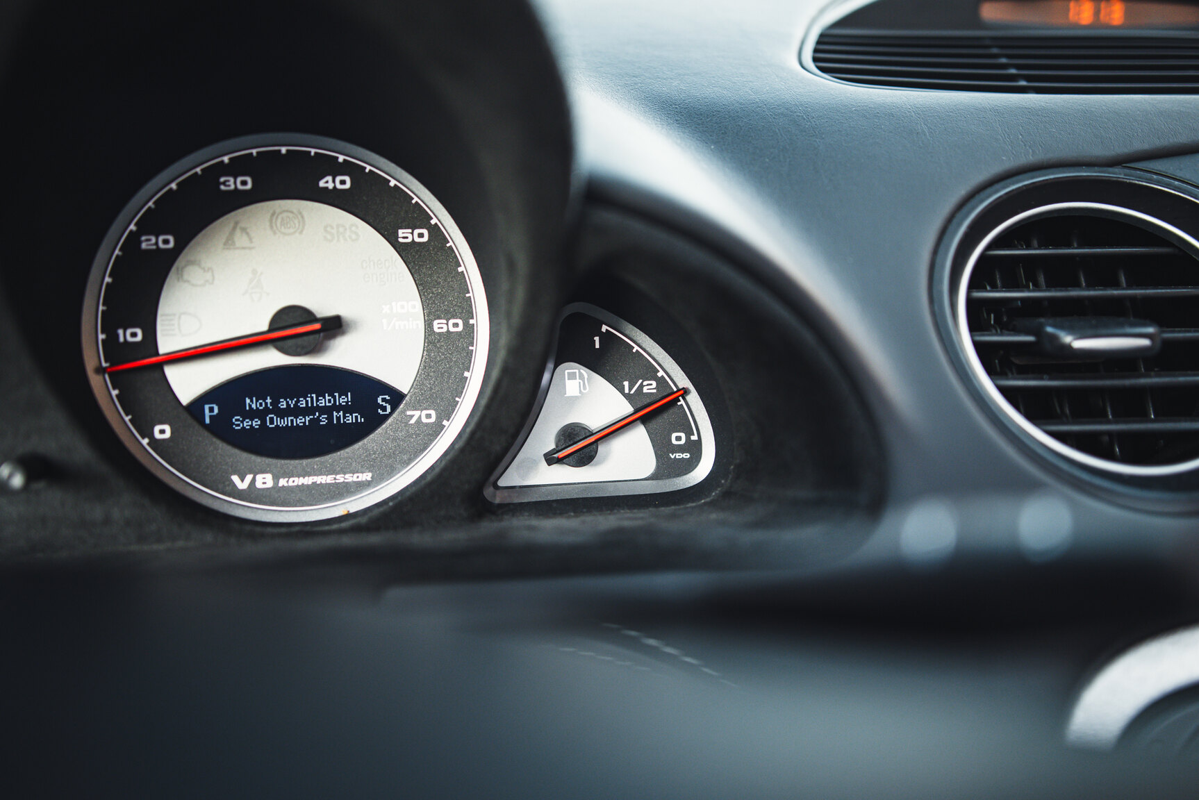 Interiörbild 2003 Mercedes-Benz SL 55 AMG