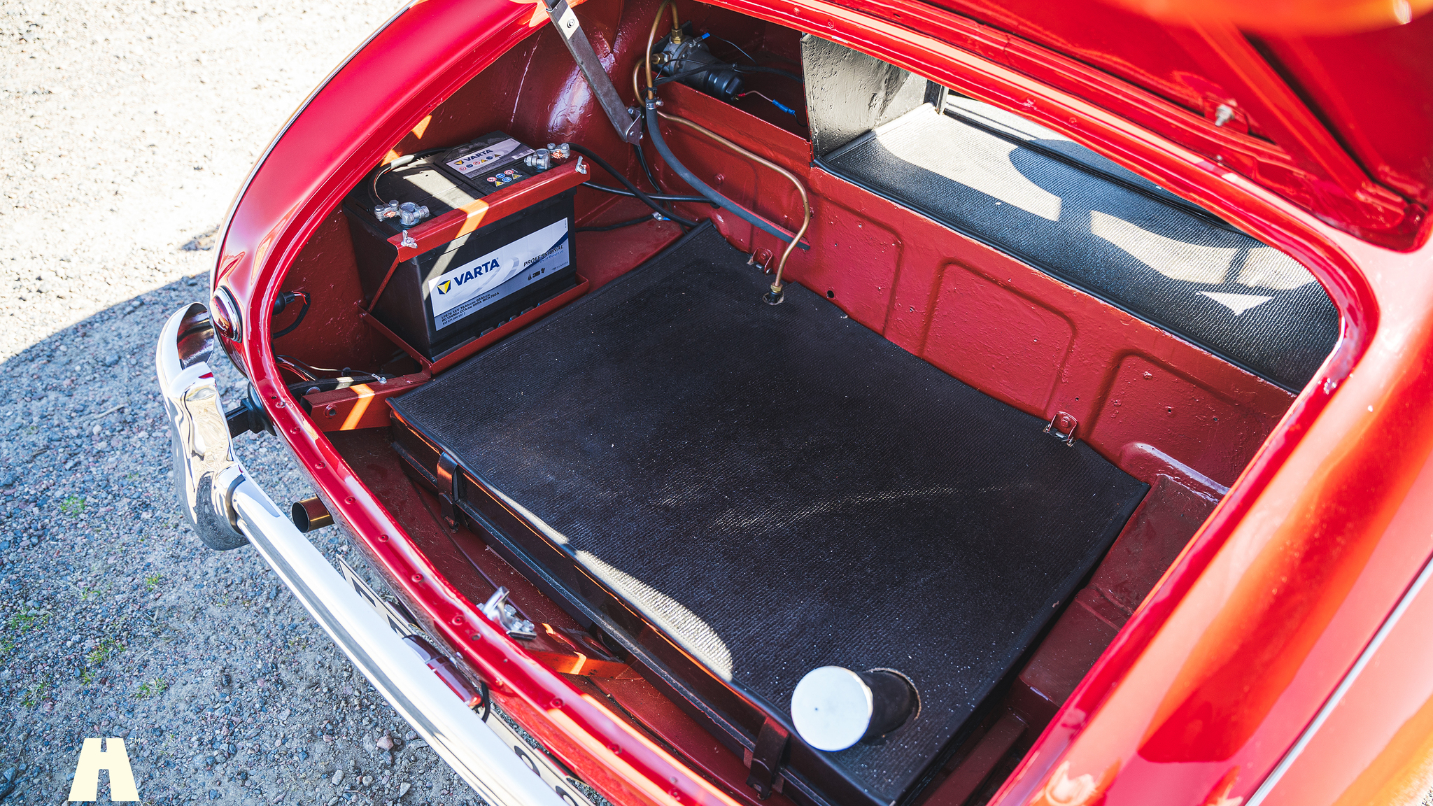 Interior image of 1954 Austin Healey 100 BN1 (34)
