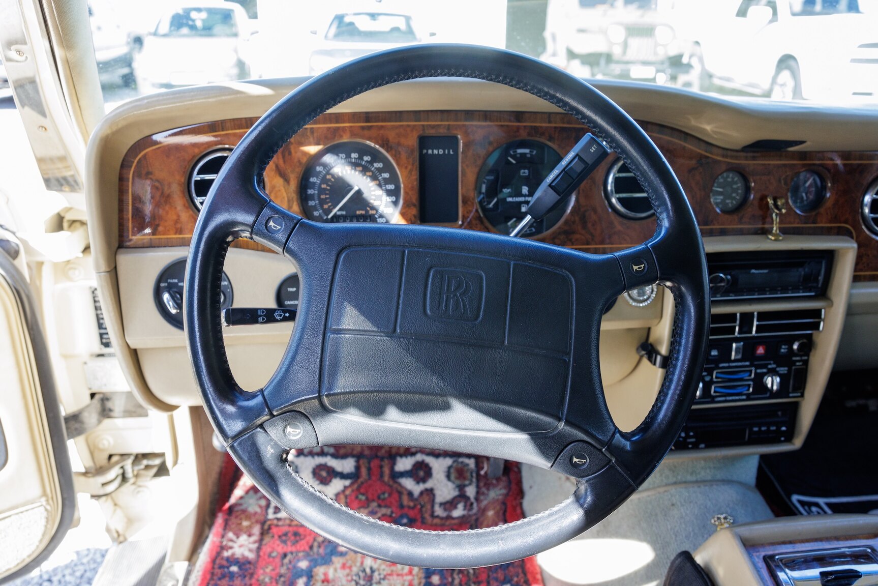 Interior image of 1991 Rolls Royce Silver Spur LWB
