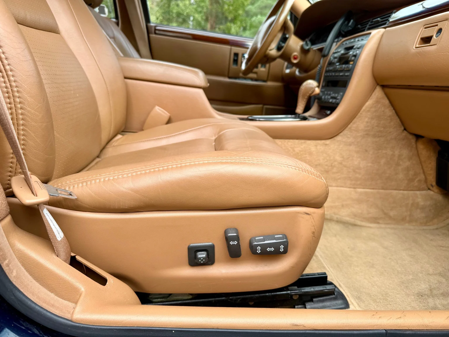 Innenraumfoto von 1997 Cadillac STS Seville 4.6 V8 (35)