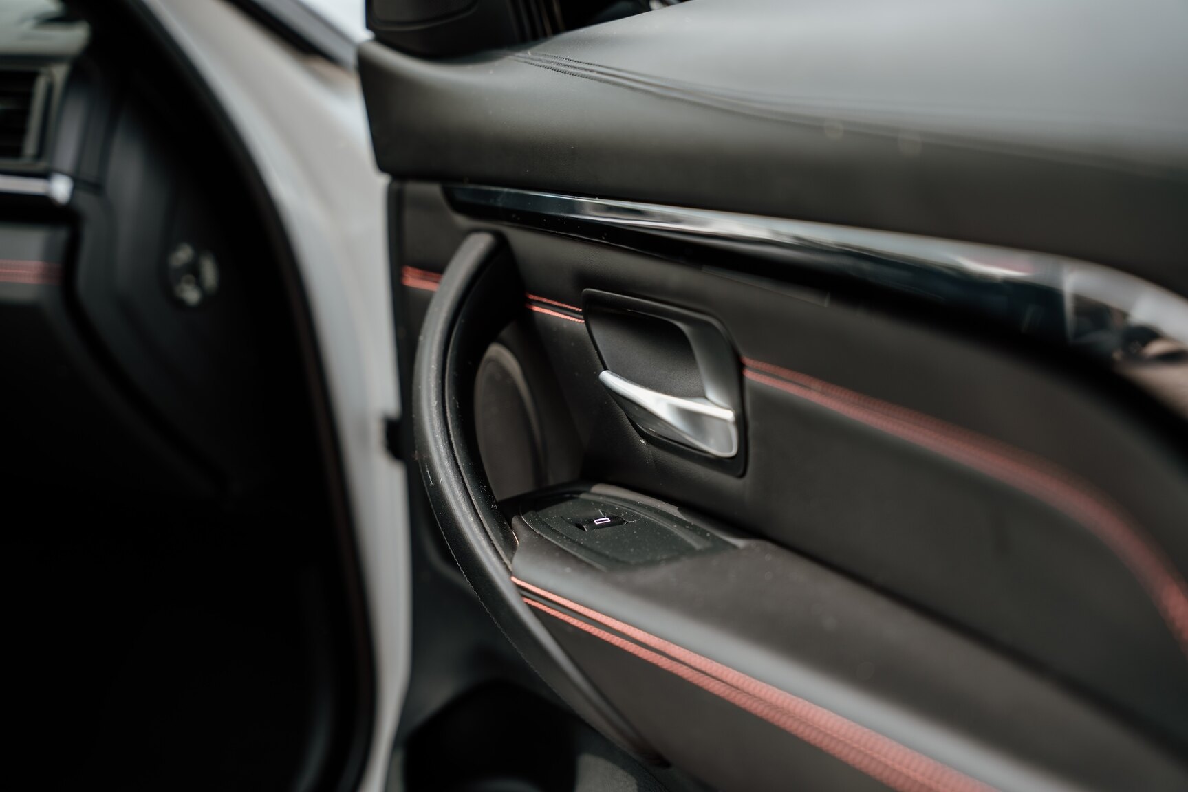 Interior image of 2015 BMW M4 Cabriolet