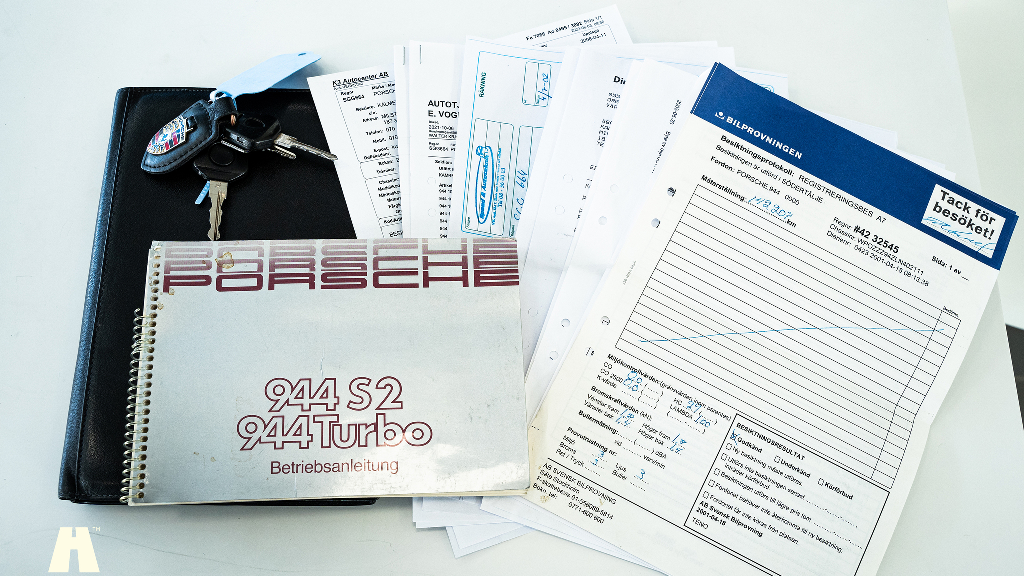 Documentation for 1990 Porsche 944 S2 (2)