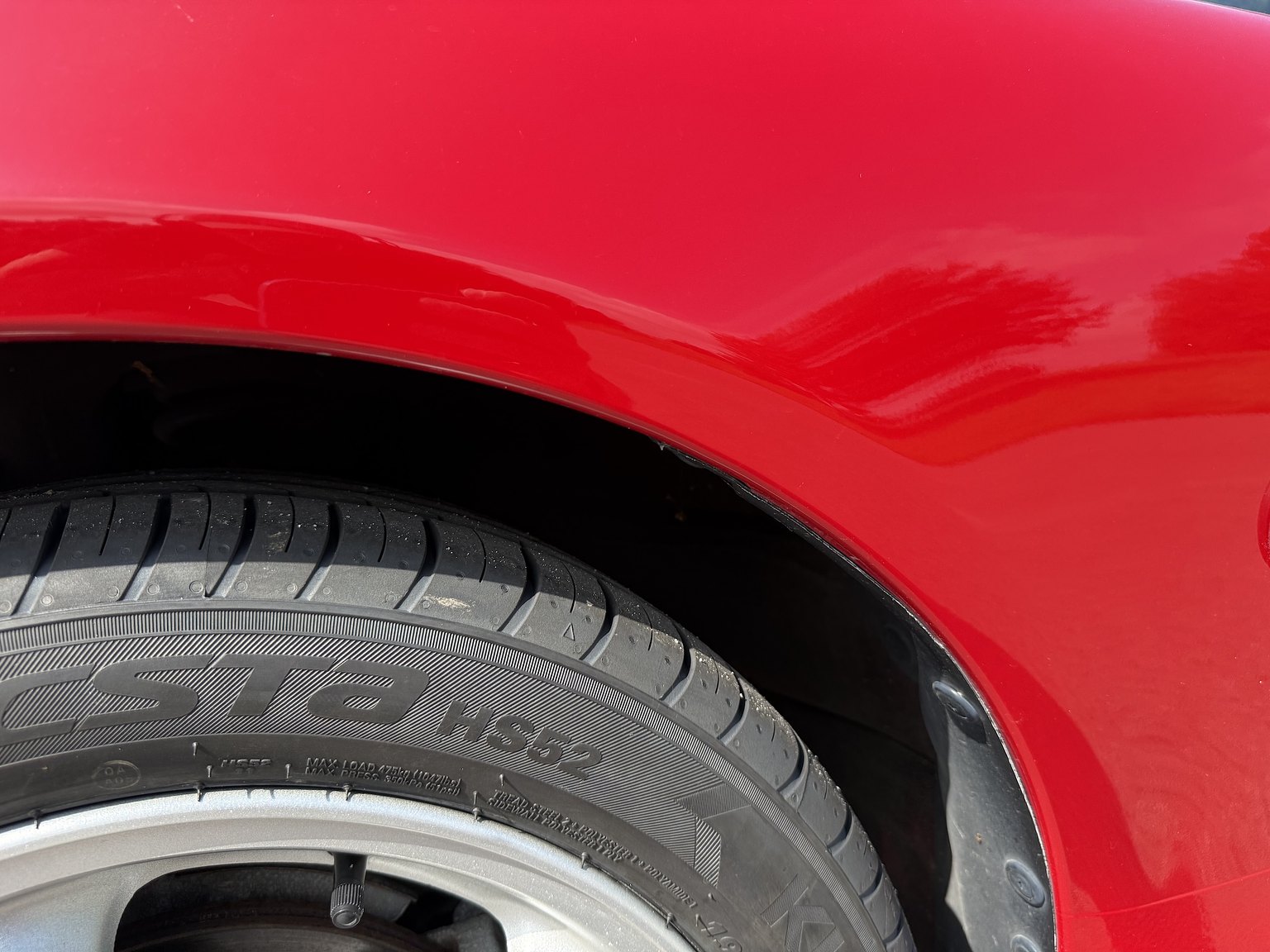 Exterior image of 1999 Mazda MX-5