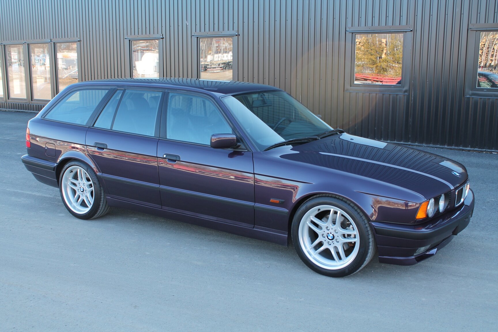 Exteriörbild på 1996 BMW 540i Touring "No Reserve Auction"