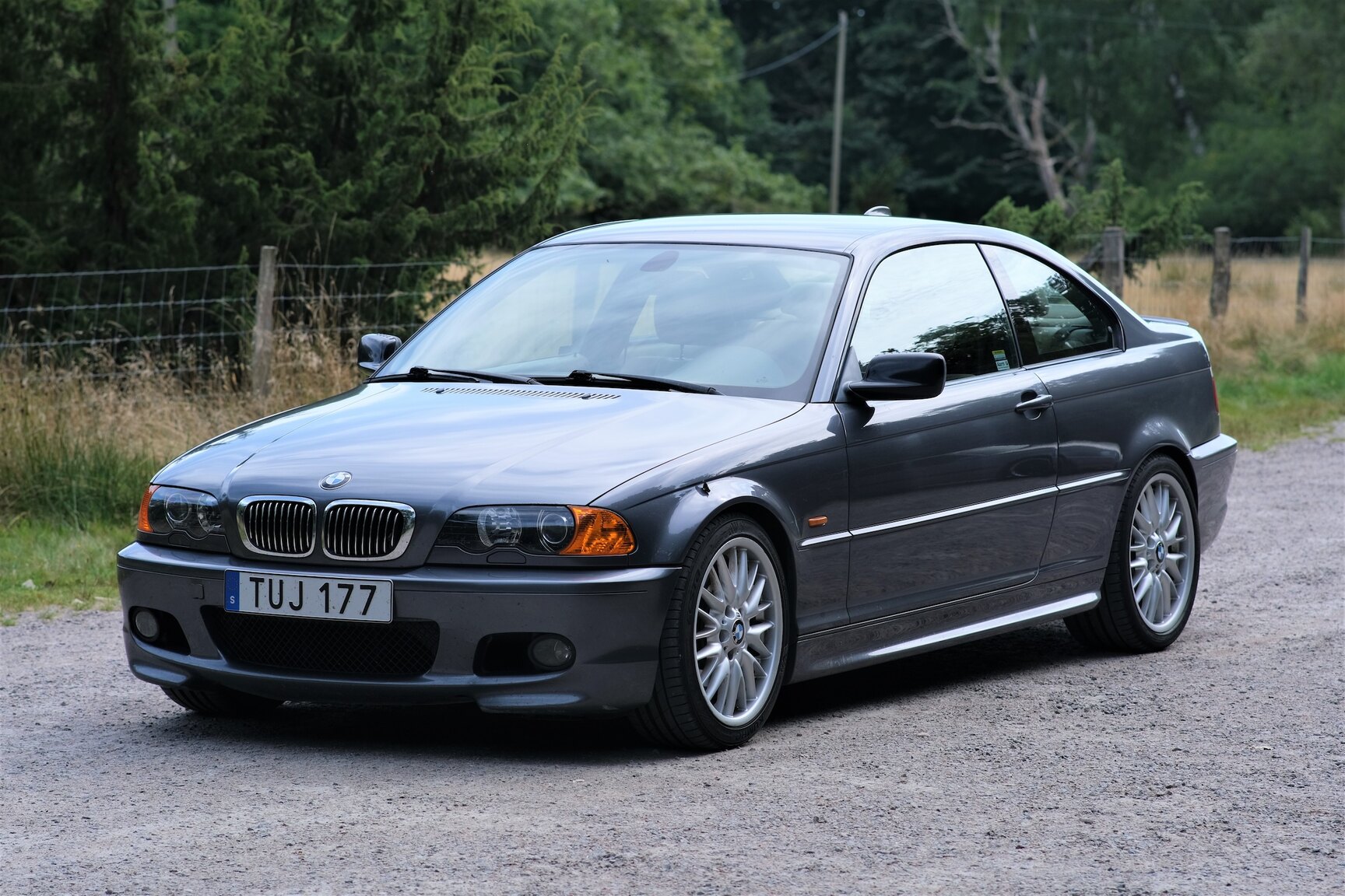 Exteriörbild på 2002  BMW 330Ci 