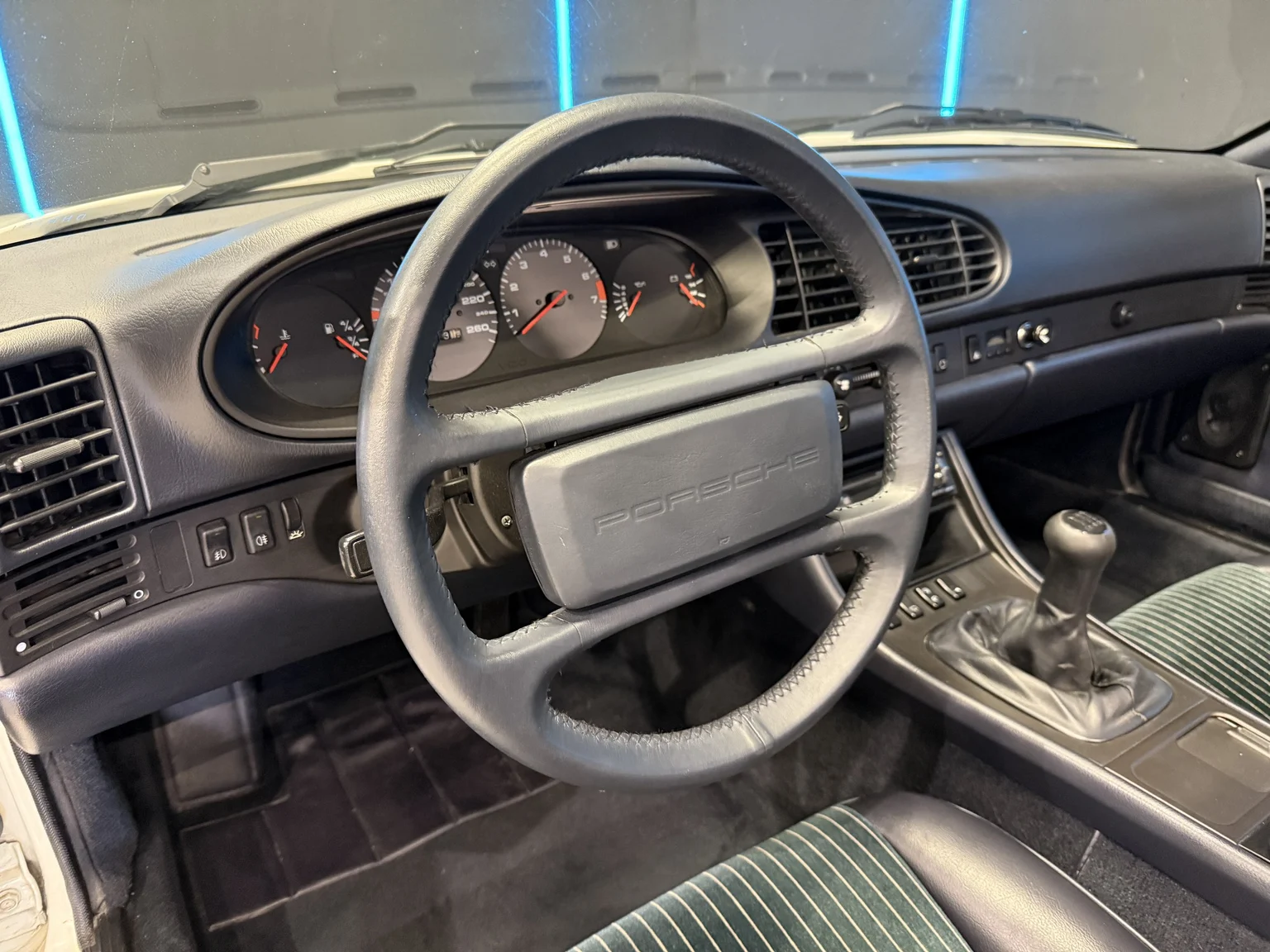 Interiörbild 1989 Porsche 944 2.7 (18)