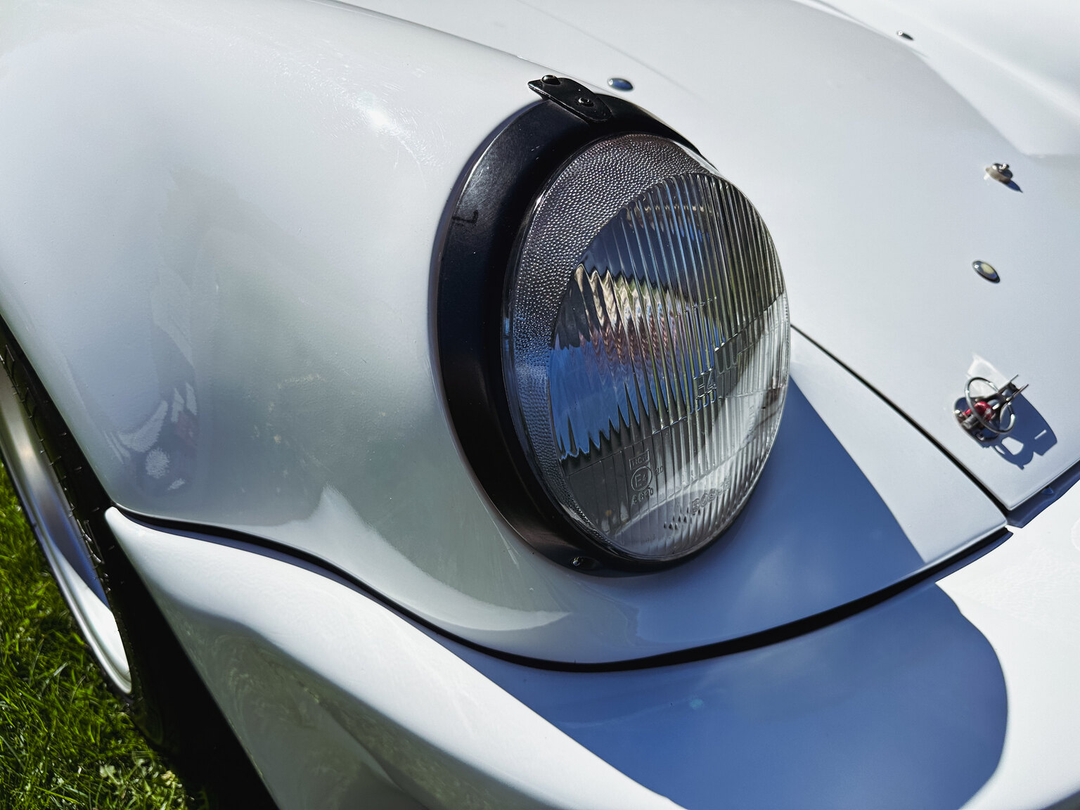 Exteriörbild på 1971 Porsche 911 RSR Tribute