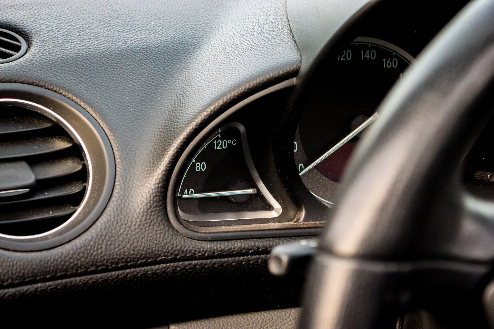 Interior image of 2006 Mercedes-Benz SL 500