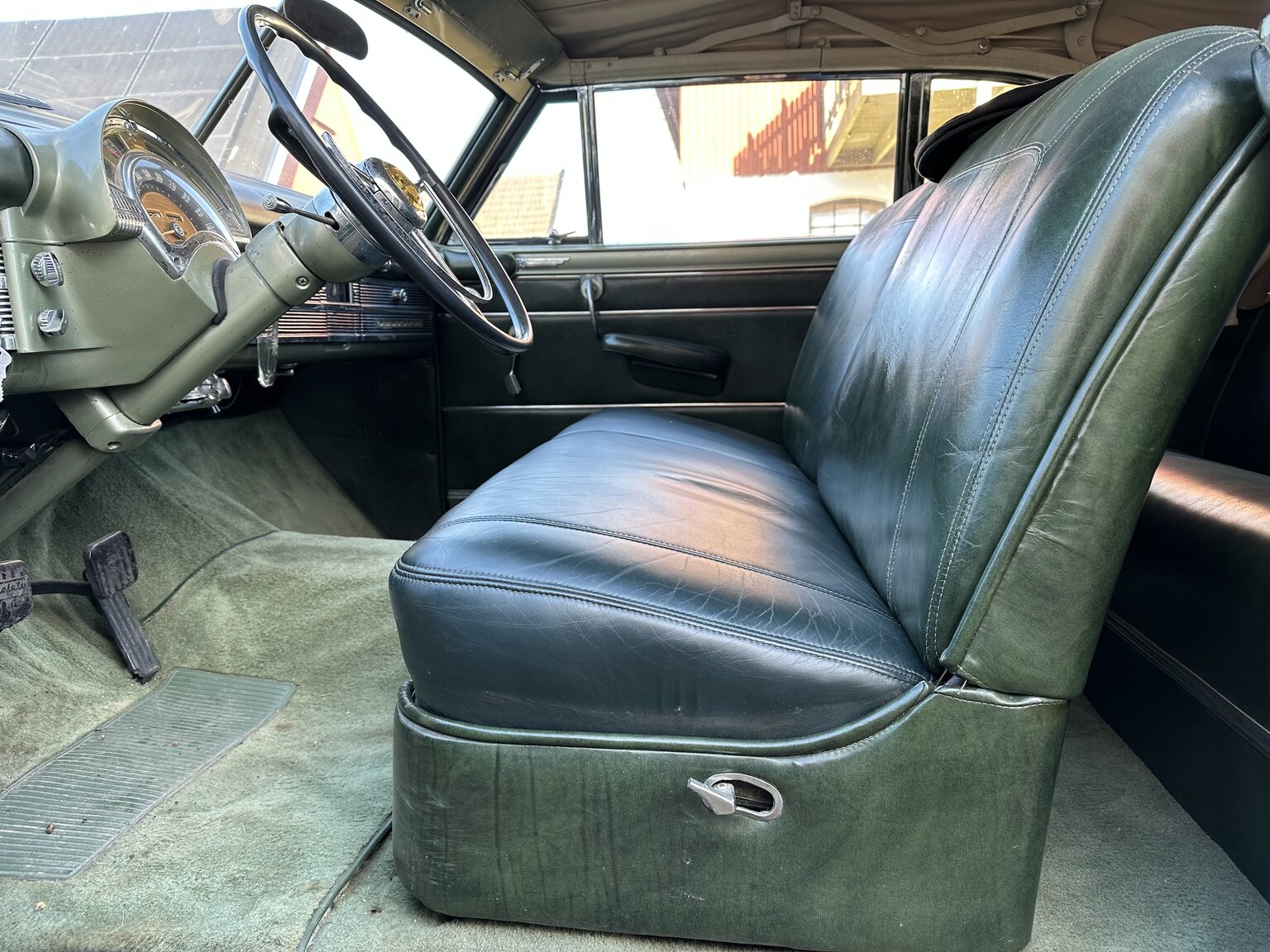 Innenraumfoto von 1950 Chrysler Windsor Convertible (4)