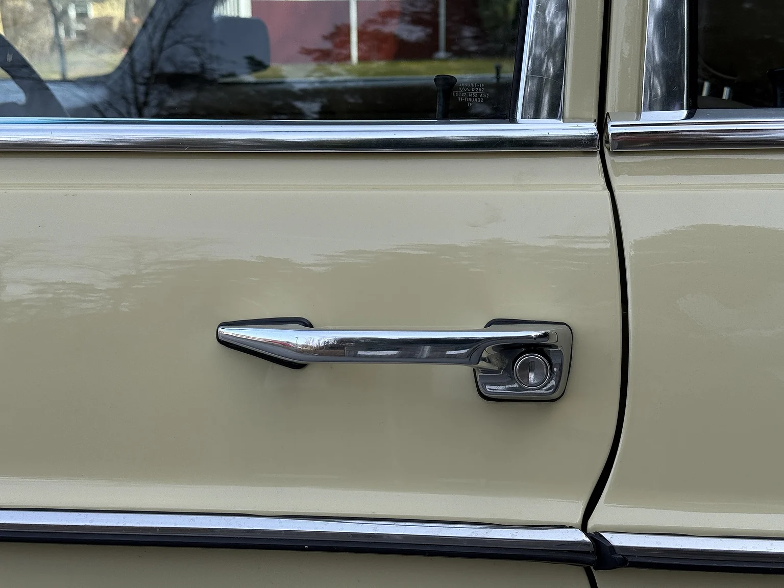Aussenfoto 1974 Mercedes-Benz 230 Automatic (29)