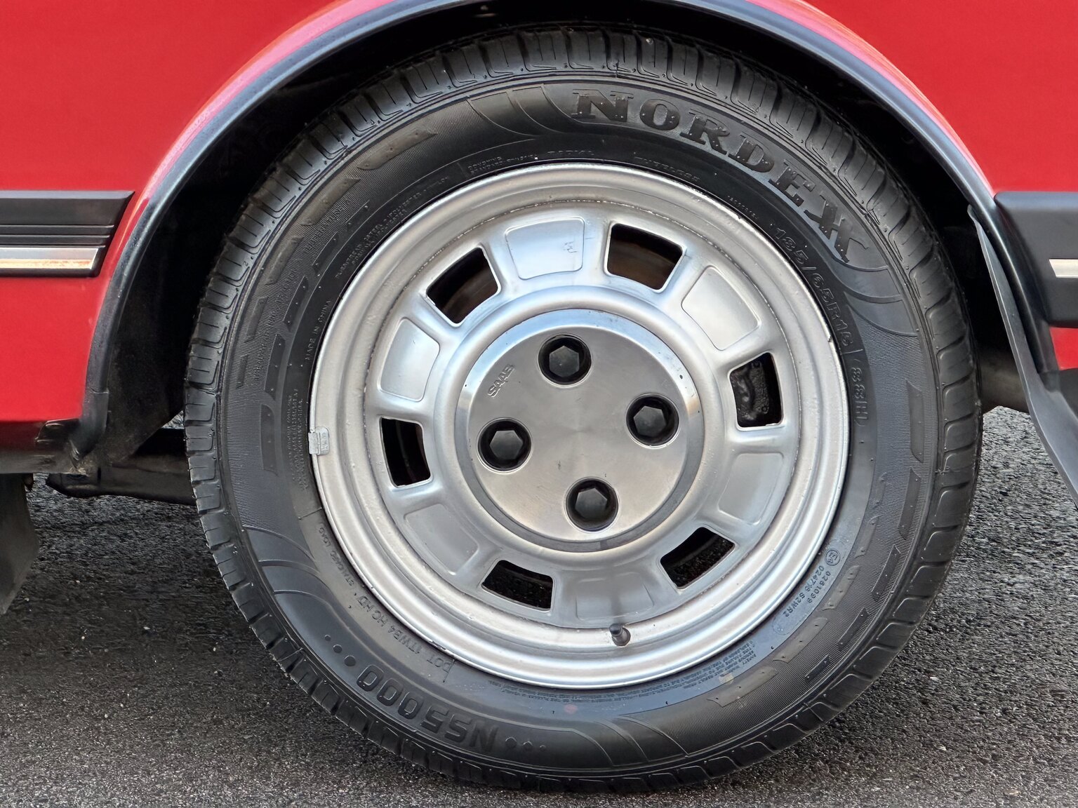 Exterior image of 1984 Saab 900 GL (82)