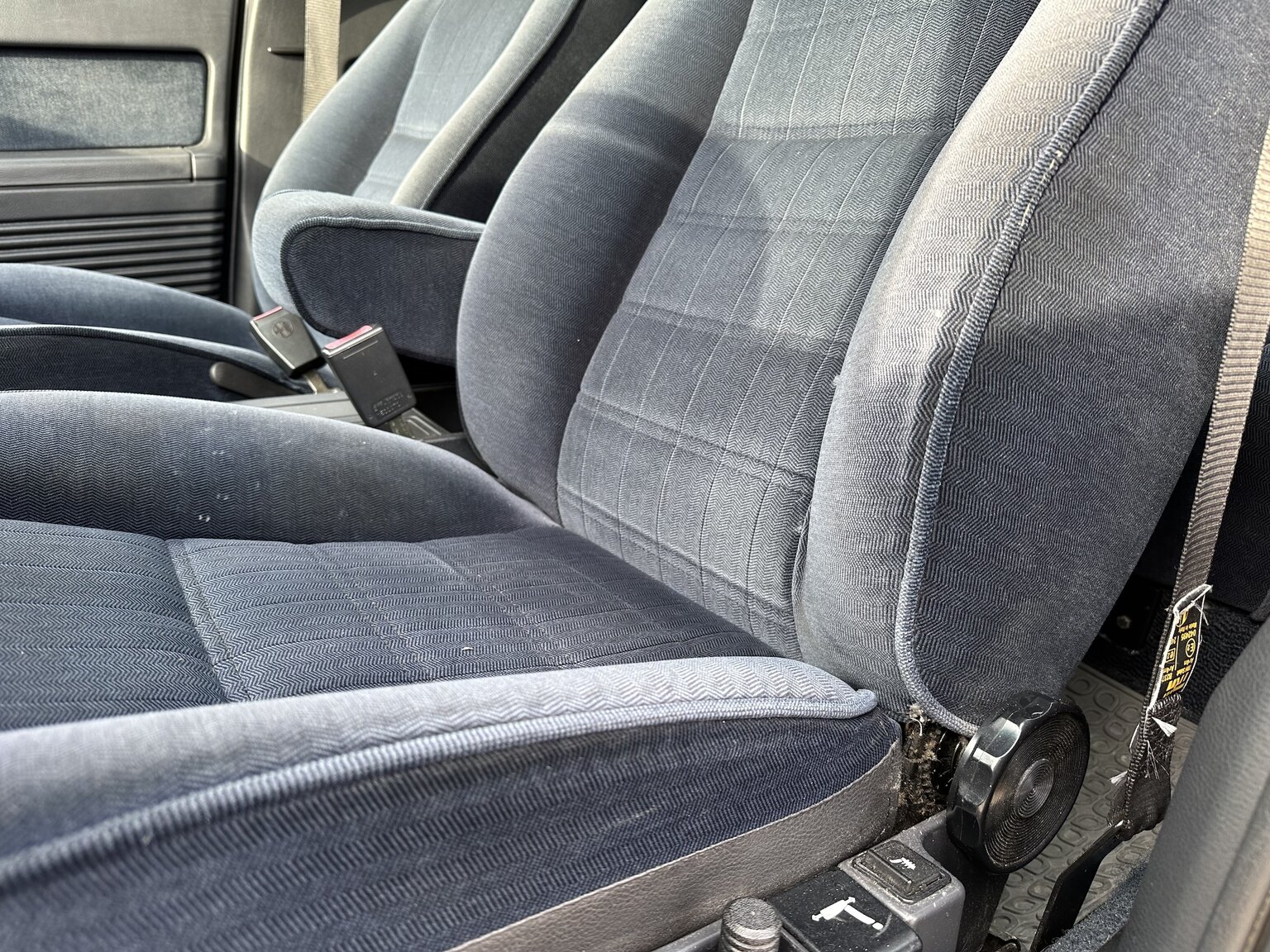Interior image of 1994 Alfa Romeo 164