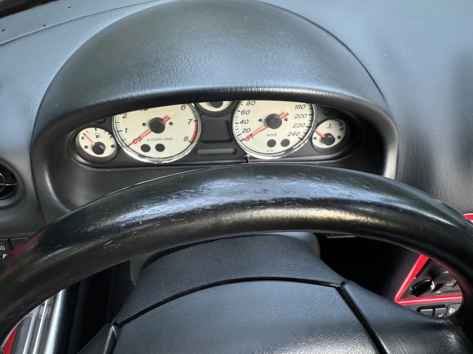 Innenraumfoto von 2004 Mazda MX-5