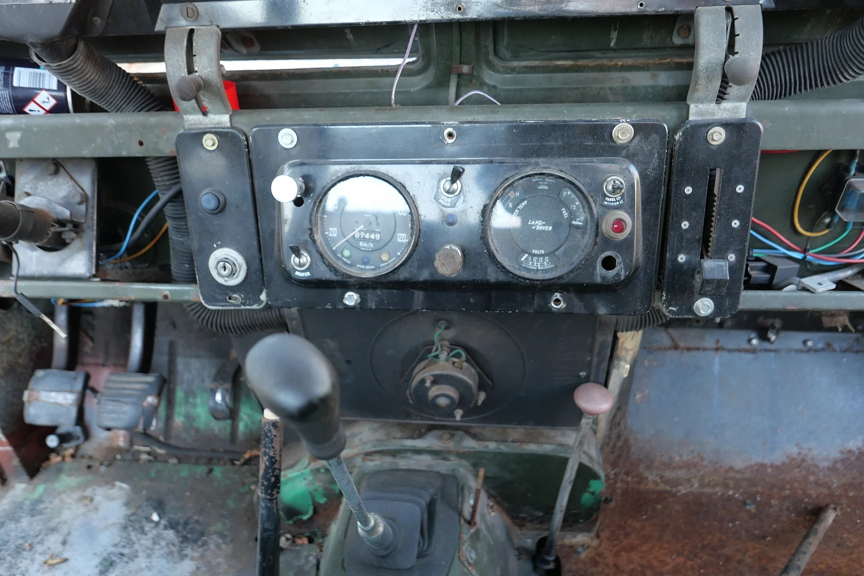 Innenraumfoto von 1970 Land Rover Series 2 88 Pick up (16)