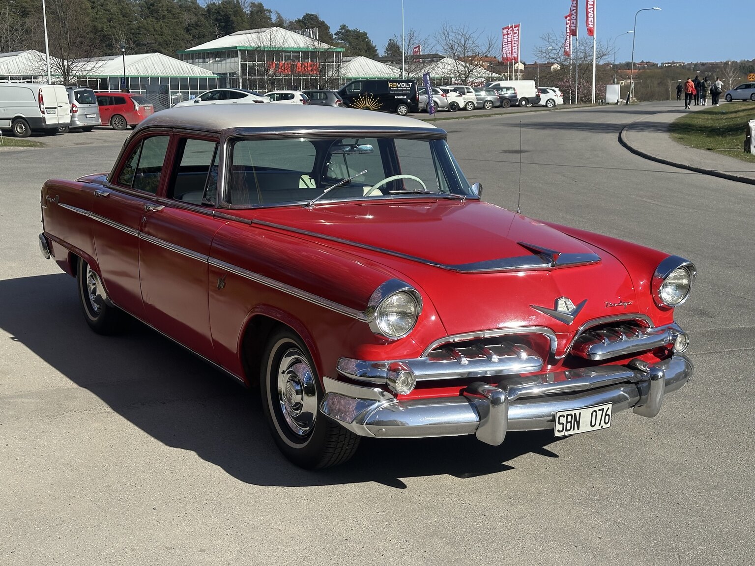Exteriörbild på 1955 Dodge Custom Royal Sedan HEMI