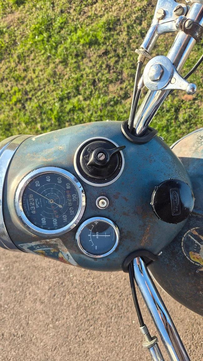 Exterior image of 1954 Triumph Thunderbird 6T (7)