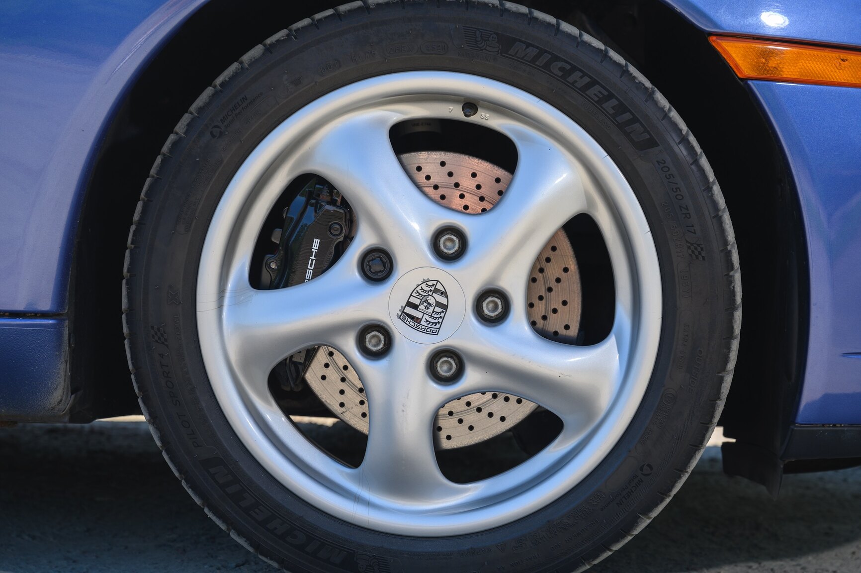 Exteriörbild på 1998 Porsche 911 Carrera Tiptronic (38)