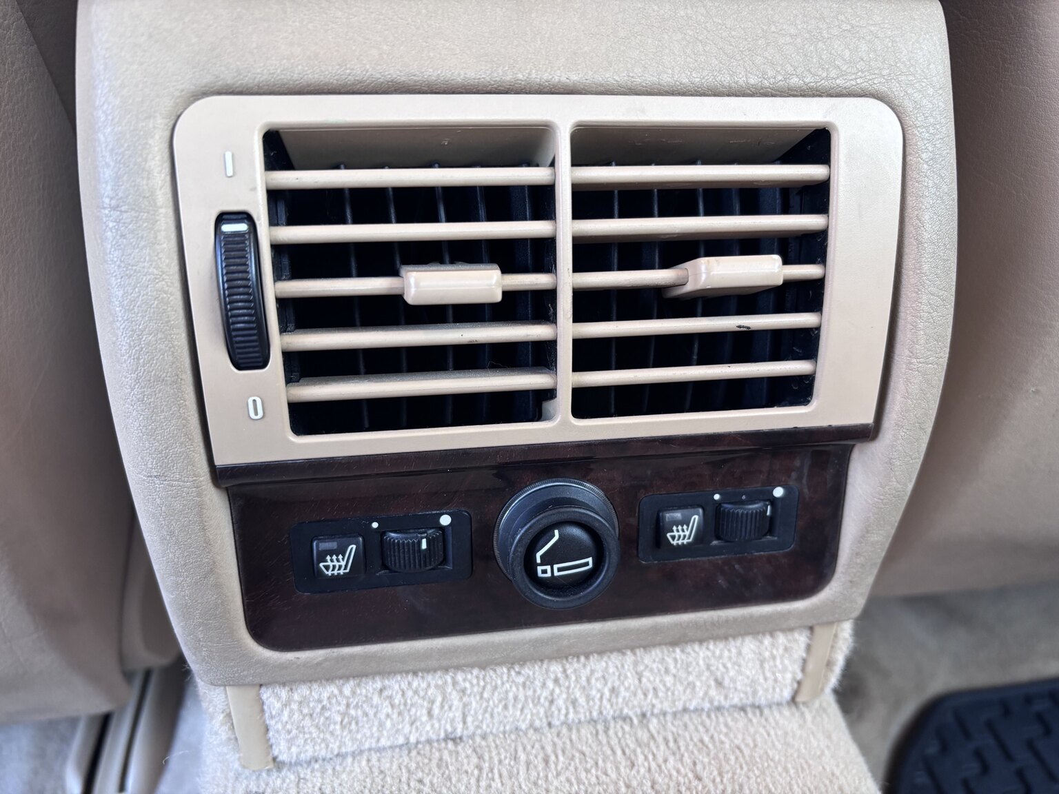 Interior image of 1996 BMW 728iA