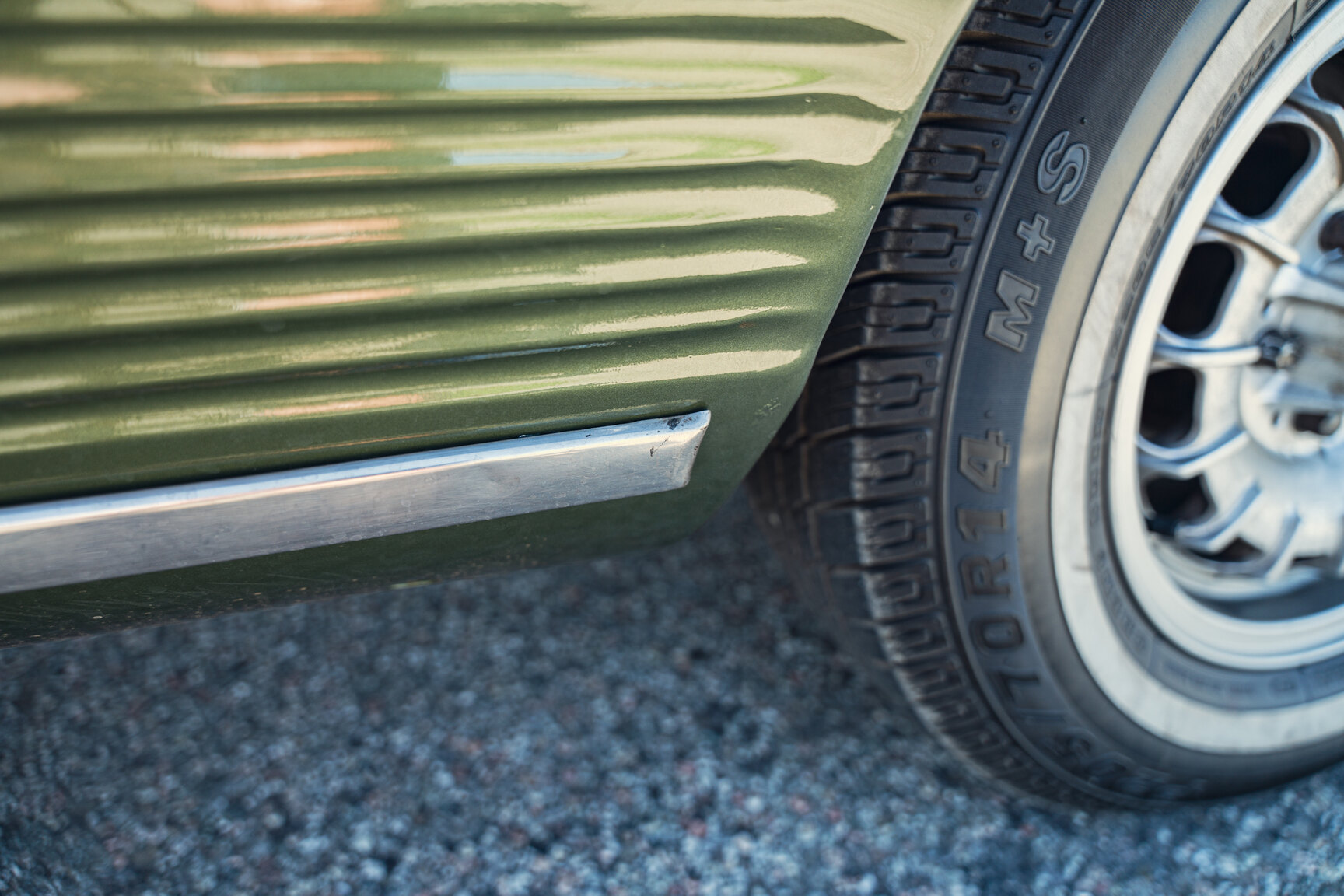 Exterior image of 1976 Mercedes-Benz 450 SLC (56)