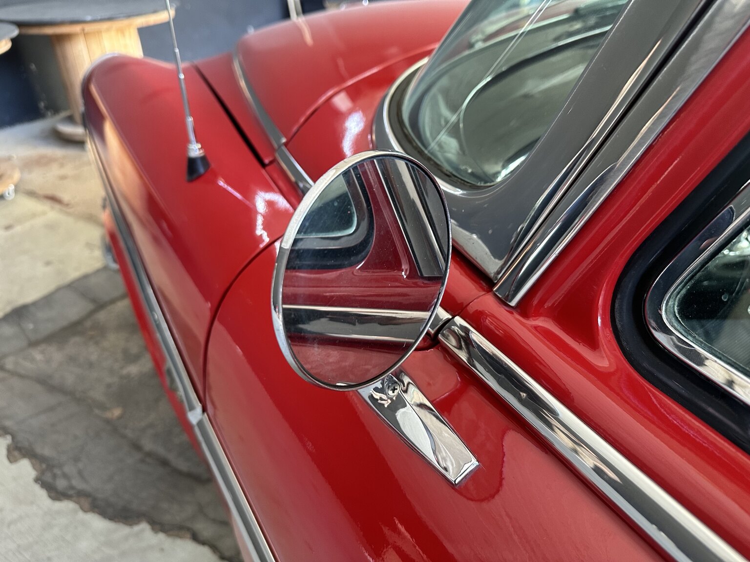 Exteriörbild på 1955 Dodge Custom Royal Sedan HEMI