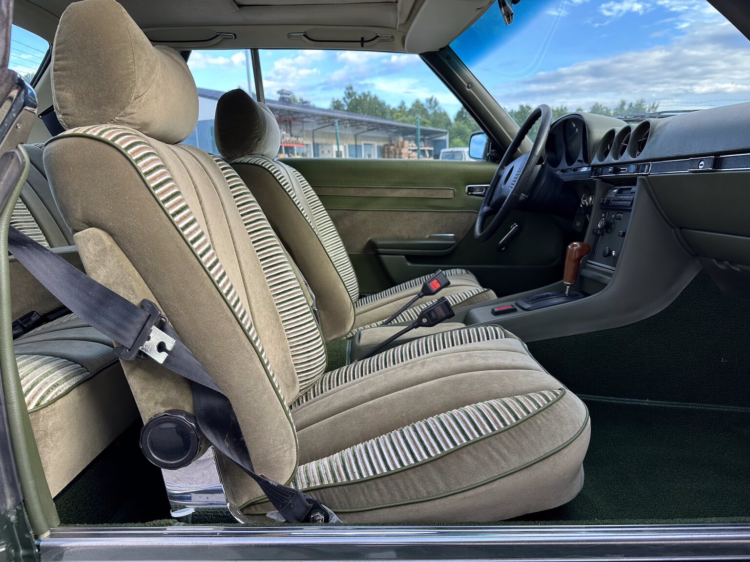 Interiörbild 1974 Mercedes Benz 450 SLC