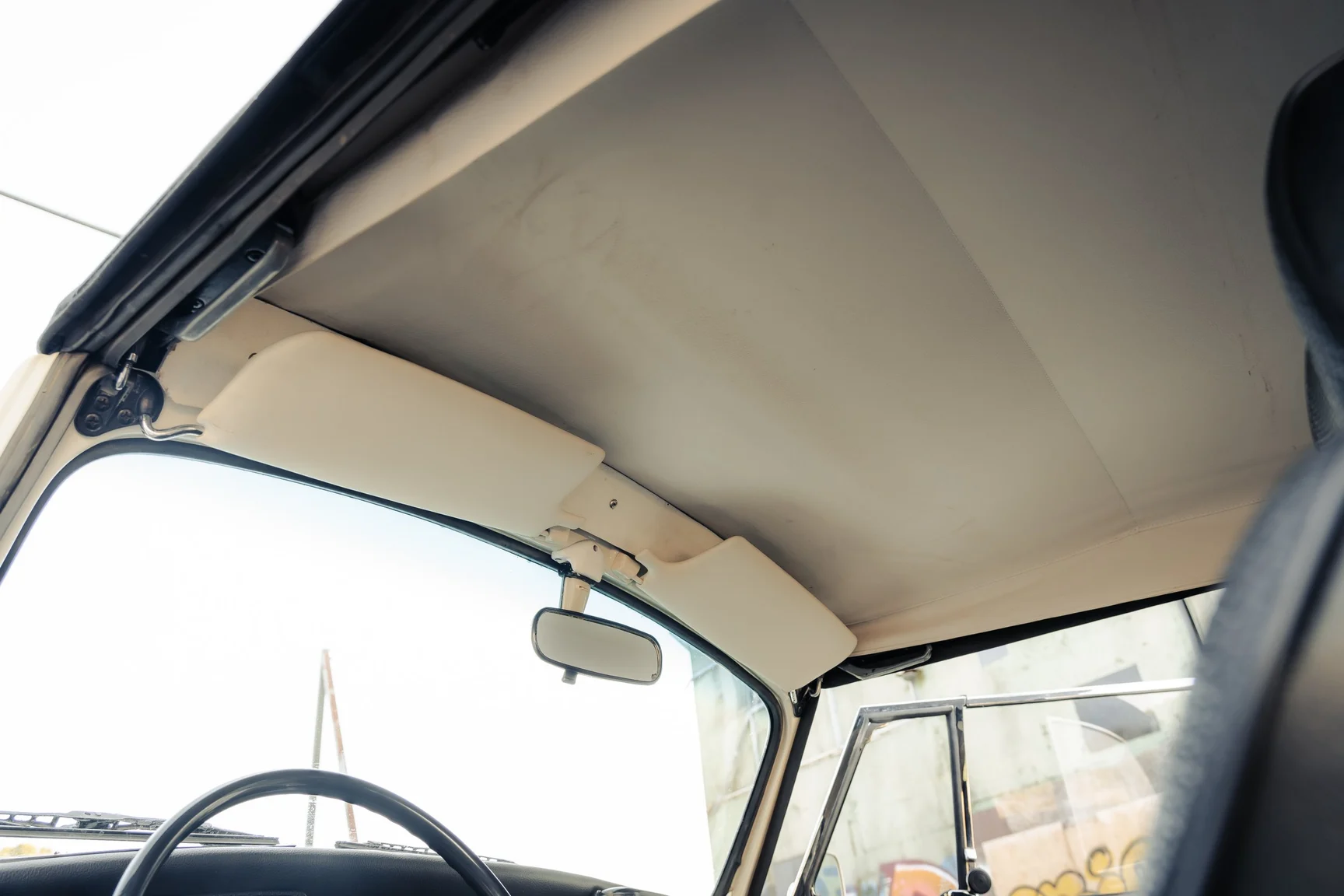 Innenraumfoto von 1972 Volkswagen 1302 S Cabriolet (36)