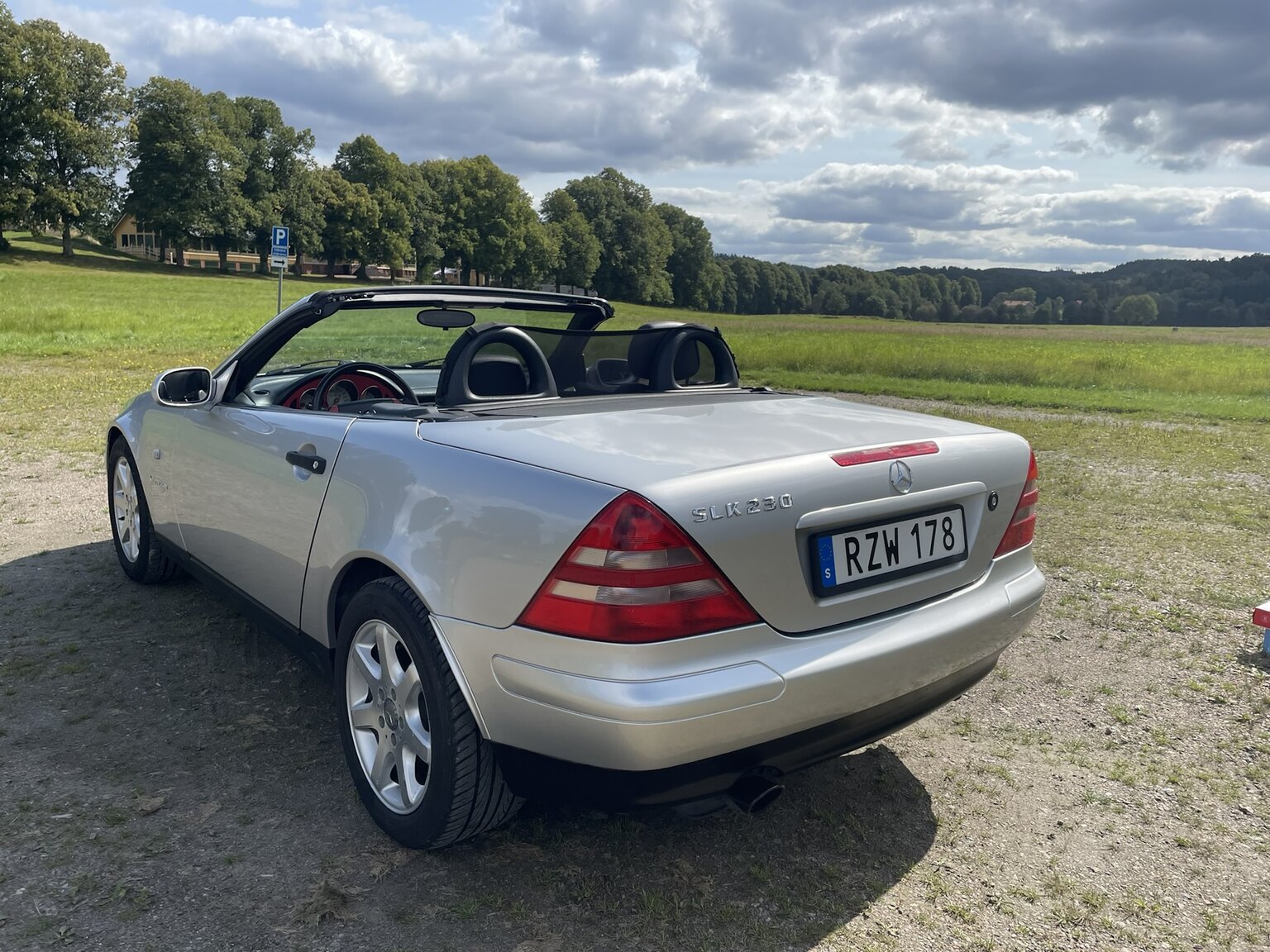 Exteriörbild på 1998 1998 MERCEDES BENZ SLK 230 