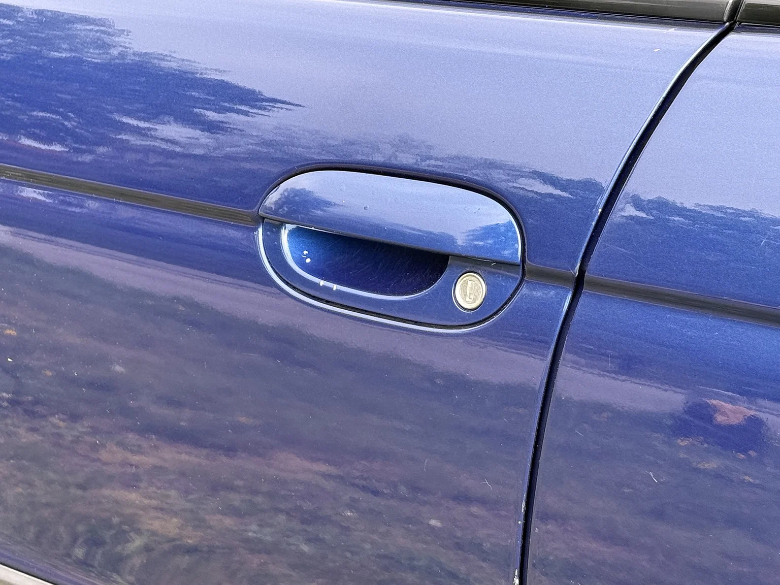 Exterior image of 2001 BMW M5 E39 LCI (32)