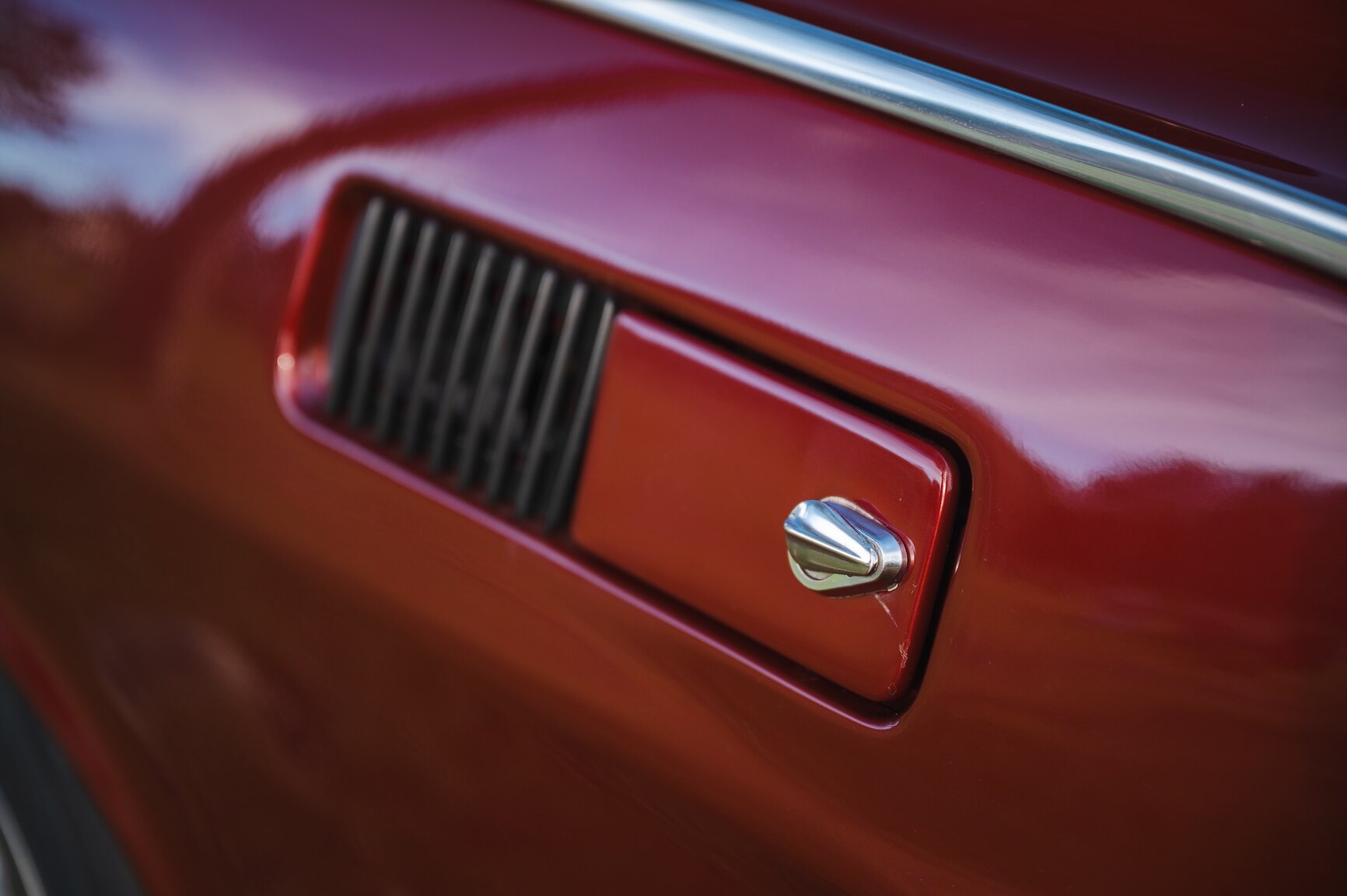Exterior image of 1972 Volvo 1800 ES