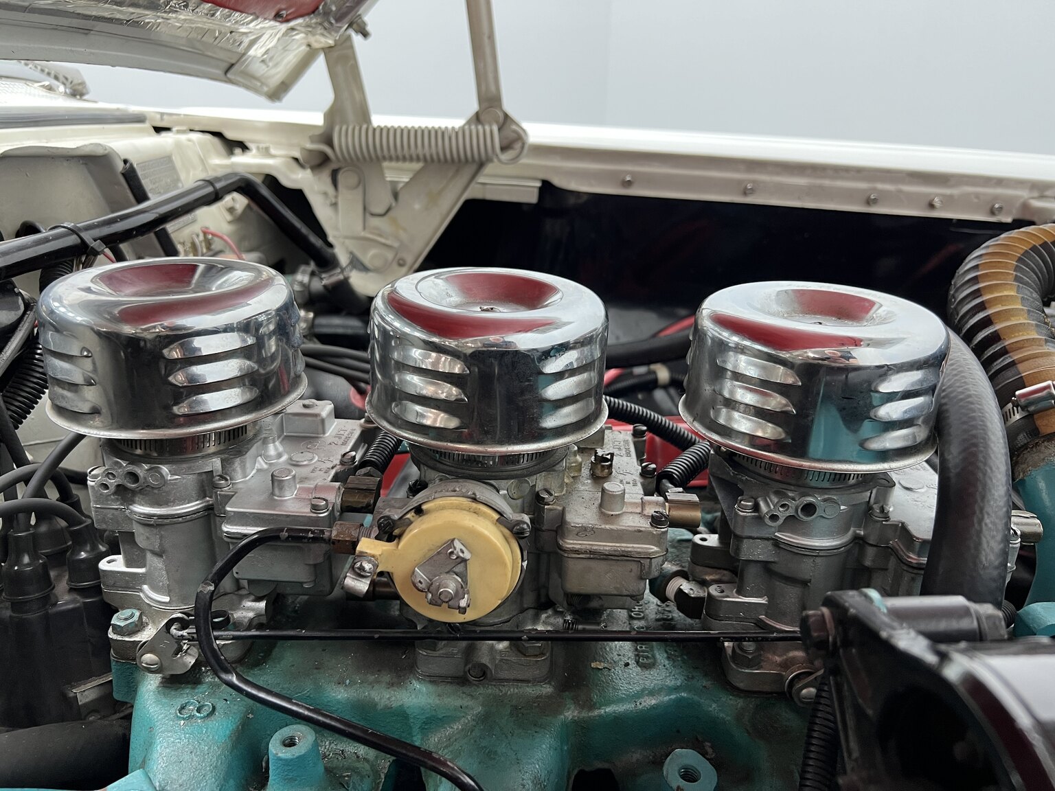 Image of 1958 Pontiac Chieftain mechanics