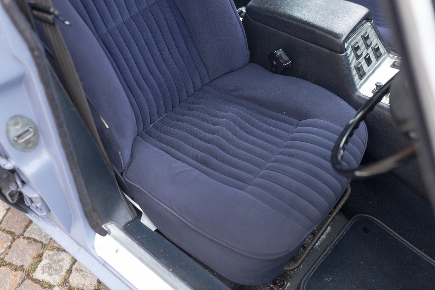 Innenraumfoto von 1975 JAGUAR XJ6  (9)