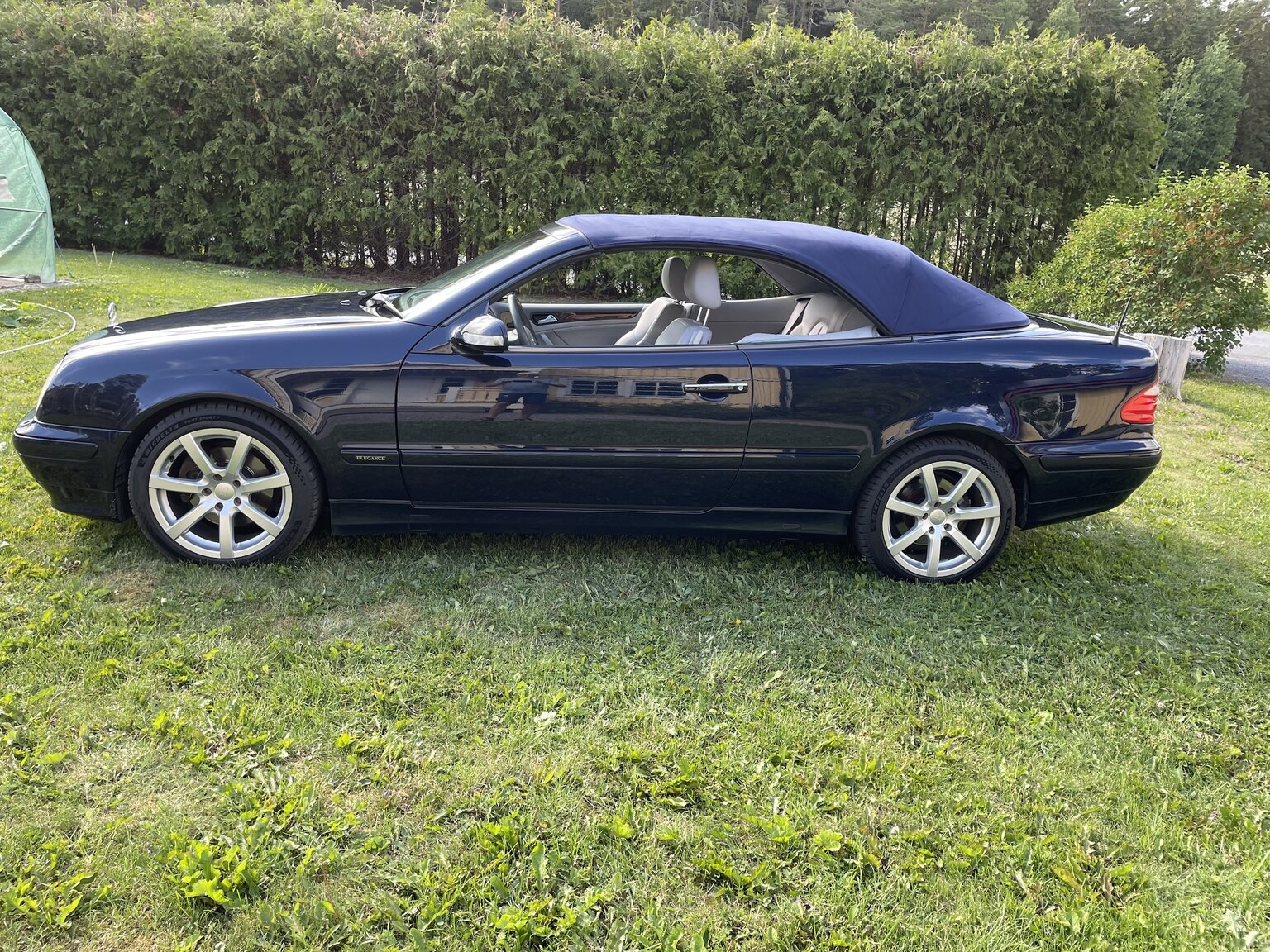 Exteriörbild på 2001 Mercedes-Benz CLK 230 Kompressor