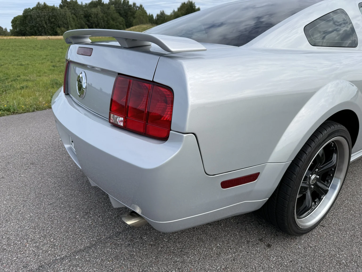Exterior image of 2006 Ford Mustang GT (22)