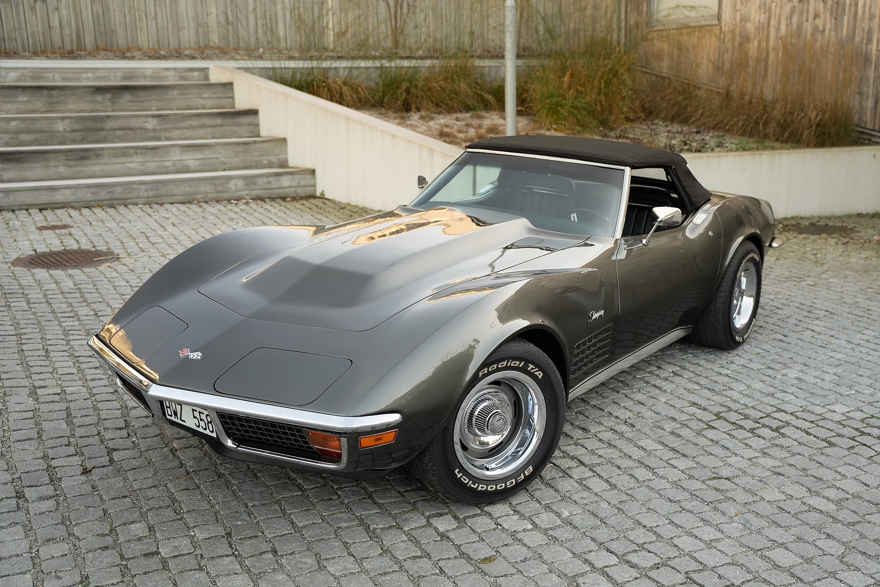 Aussenfoto 1971 Chevrolet Corvette Stingray Special 598 cui V8 795 hk (8)