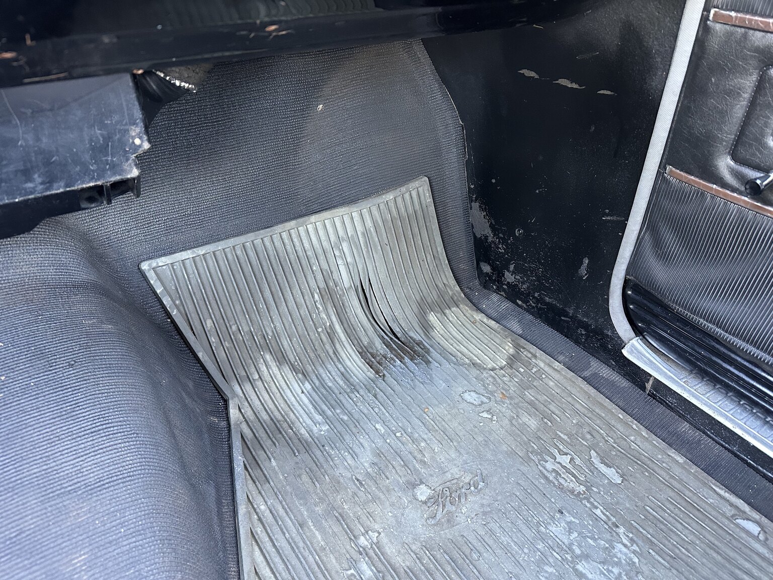 Innenraumfoto von 1965 Ford Taunus 17M (24)