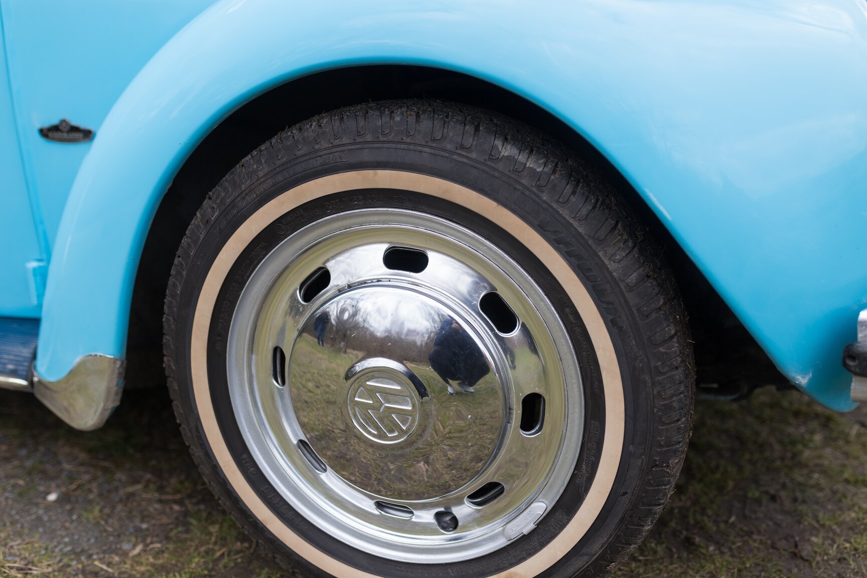 Exterior image of 1974 VW 1303 LS CAB (16)