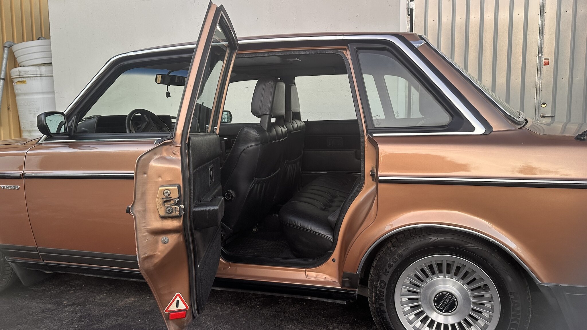 Interiörbild 1981 Volvo 244 GLE D6