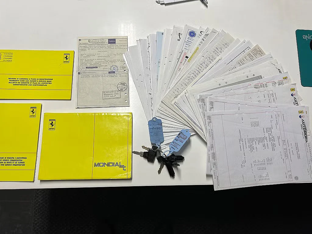 Dokumentation för 1992 Ferrari Mondial (1)