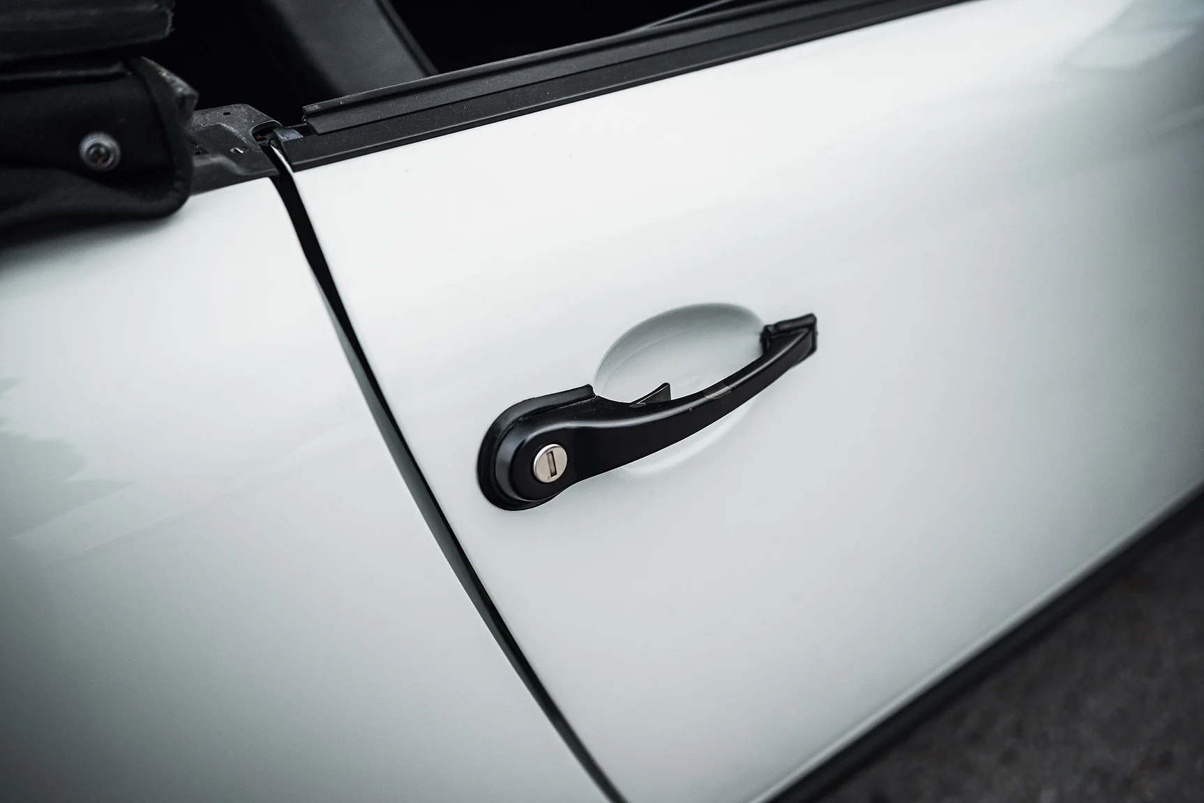 Exterior image of 1983 Porsche 911 SC (40)