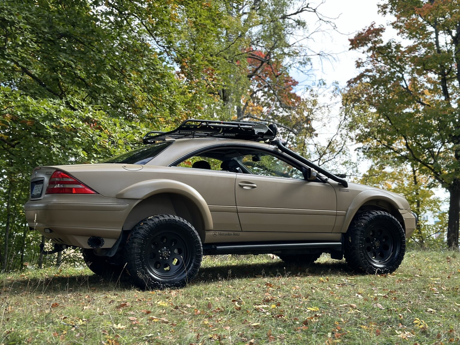 Exteriörbild på 2001 Mercedes-Benz CL600/ML 55 AMG